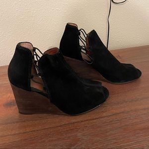 Lucky Brand Black Wedge - Size 6.5